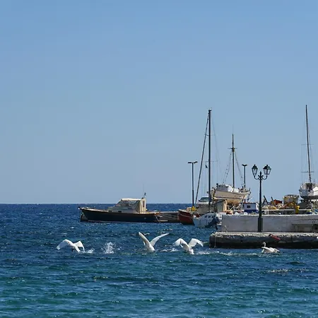 Panormos View בית נופש